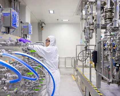 Scientist working in Jurong lab