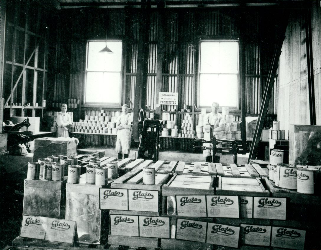 Glaxo packing room at Bunnythorpe, New Zealand, c.1920