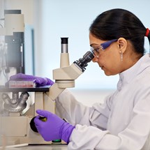 GSK scientist working in Stevenage lab