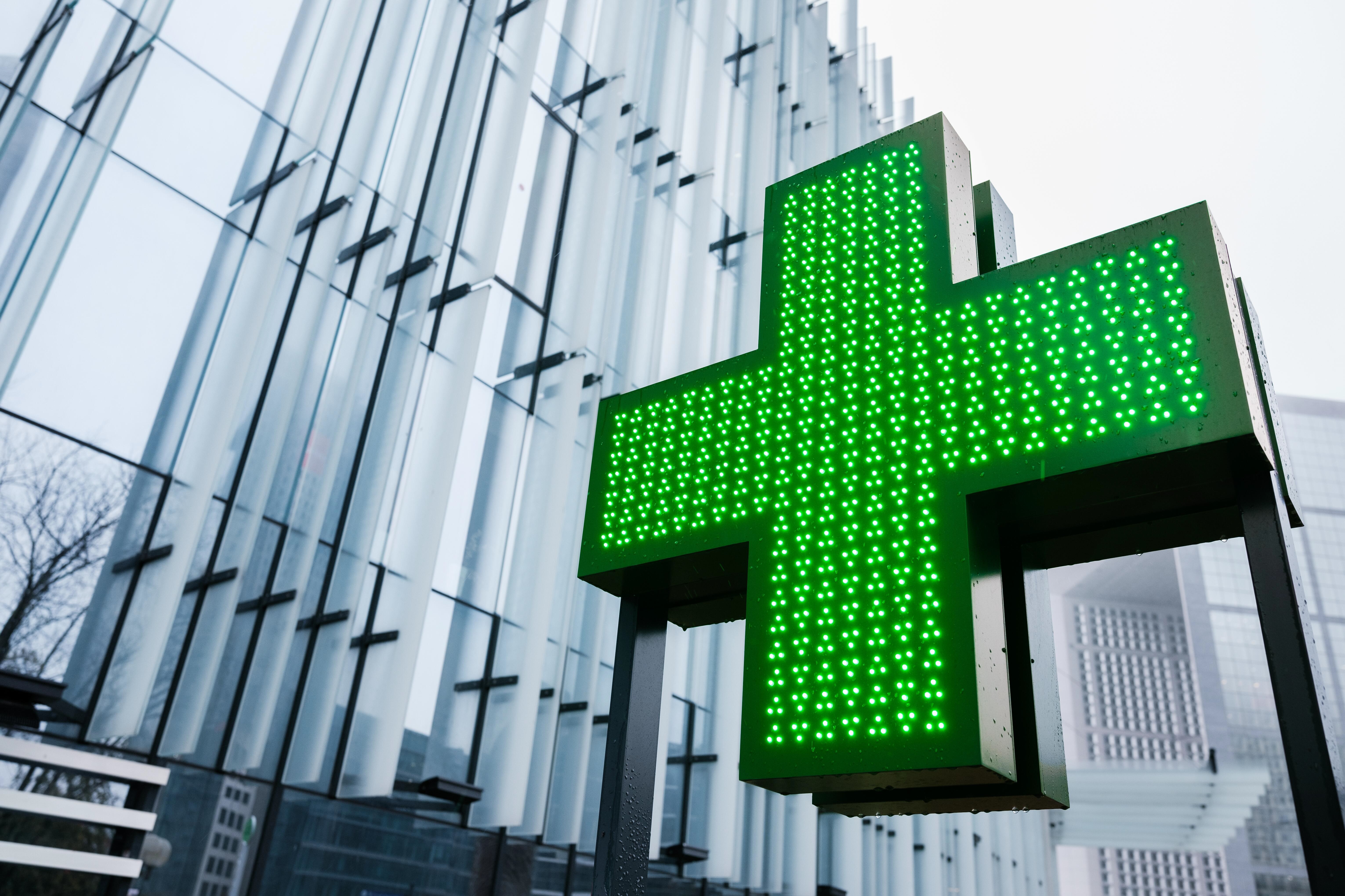 green cross sign