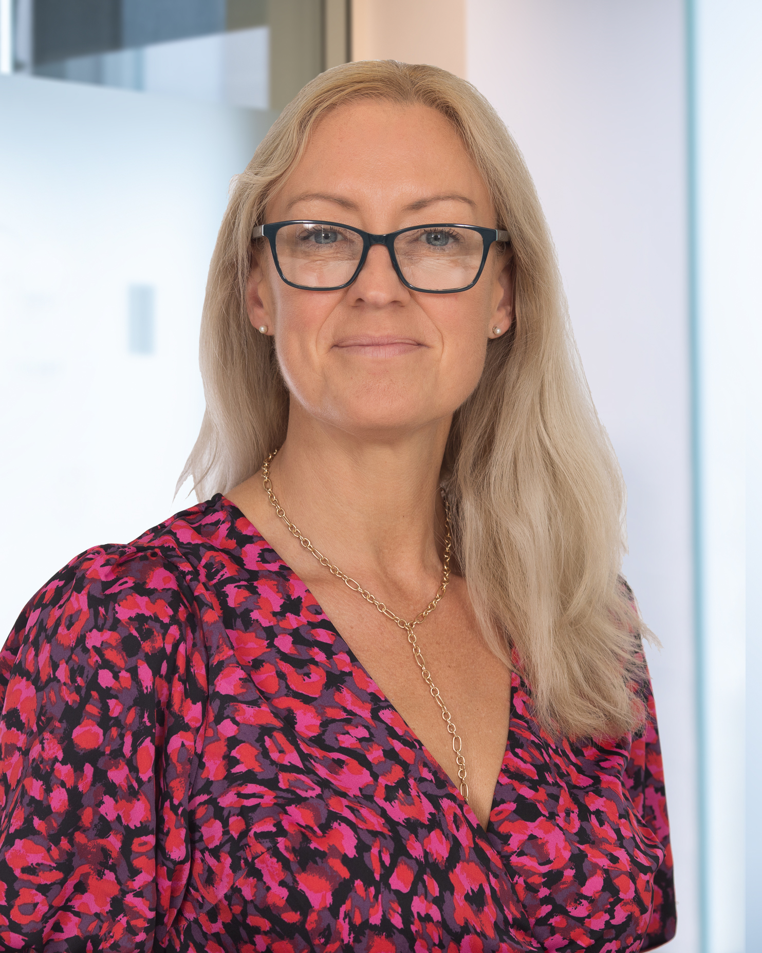 Laura Elliott headshot