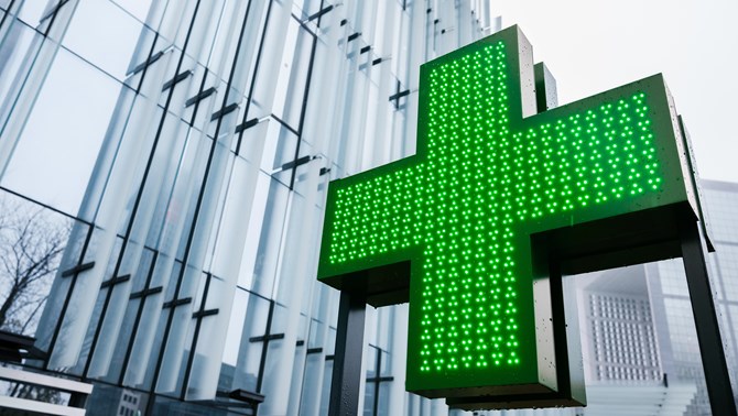 green cross sign